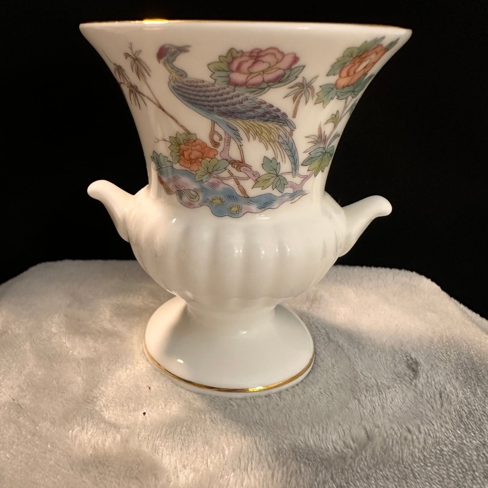 Wedgwood Bone China Bird Vase Chinoiserie Floral Urn Made‎ in England